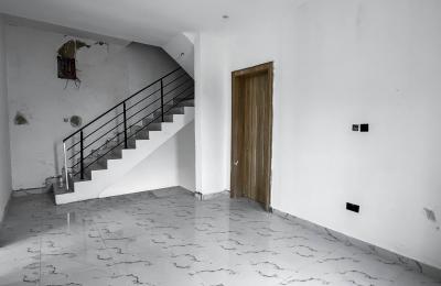 Contemporary 4 Bedroom Terrace with BQ