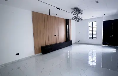 5 Bedroom Fully Detached  Duplex
