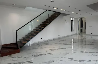 7 Bedroom Fully Detached Duplex