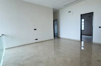 5 Bedroom Villa