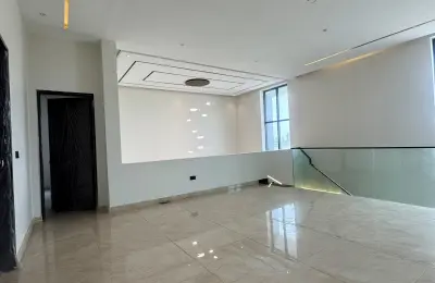 5 Bedroom Villa