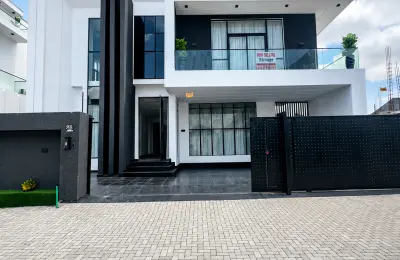 5 Bedroom Fully Detached Duplex
