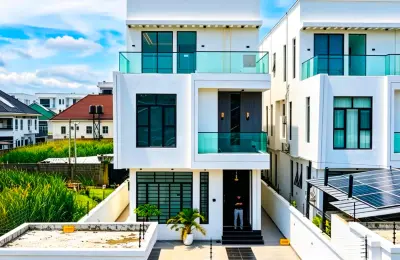 7 Bedroom Fully Detached Duplex