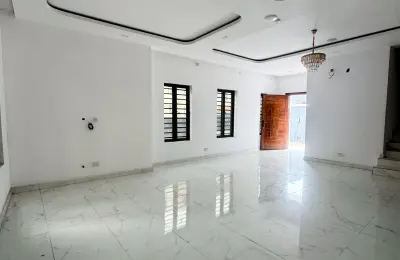 6 Bedroom Fully Detached Duplex
