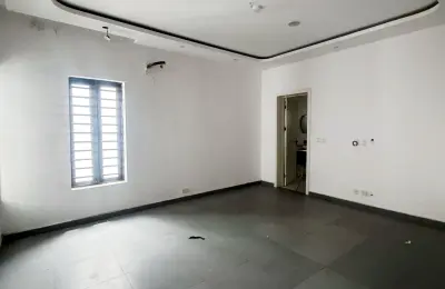 6 Bedroom Fully Detached Duplex
