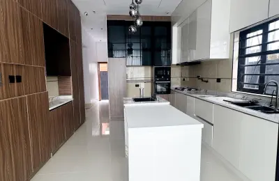 5 Bedroom Fully Detached Duplex