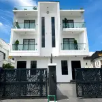 5 Bedroom Fully Detached  Duplex
