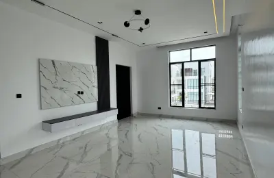 7 Bedroom Fully Detached Duplex
