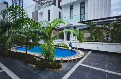 6 Bedroom Fully Detached Duplex