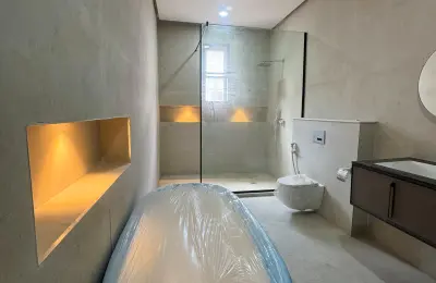 5 Bedroom Villa